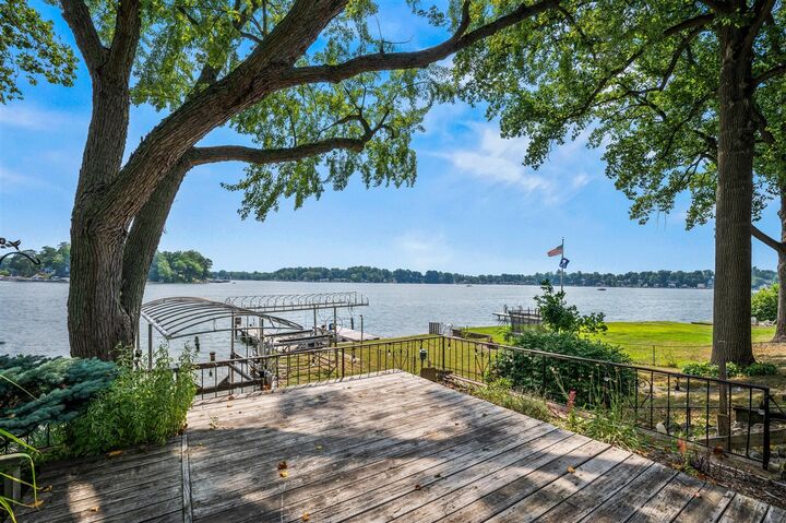 Property Photo:  5505 Lakewood Drive  MI 49038 