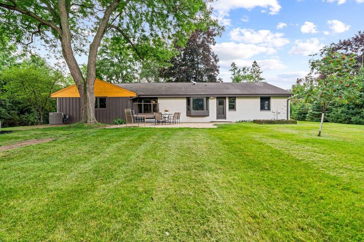 Property Photo: 17640 Evergreen Ct WI 53045