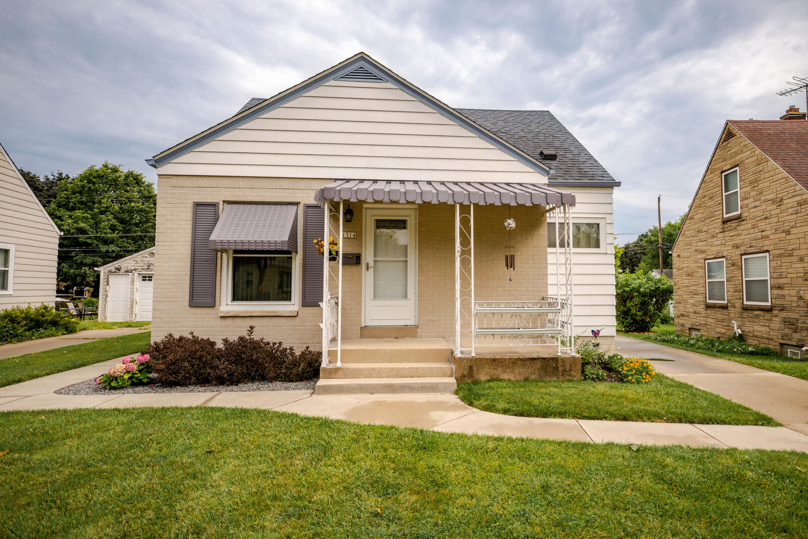 Property Photo:  1314 E Crawford Ave  WI 53207 