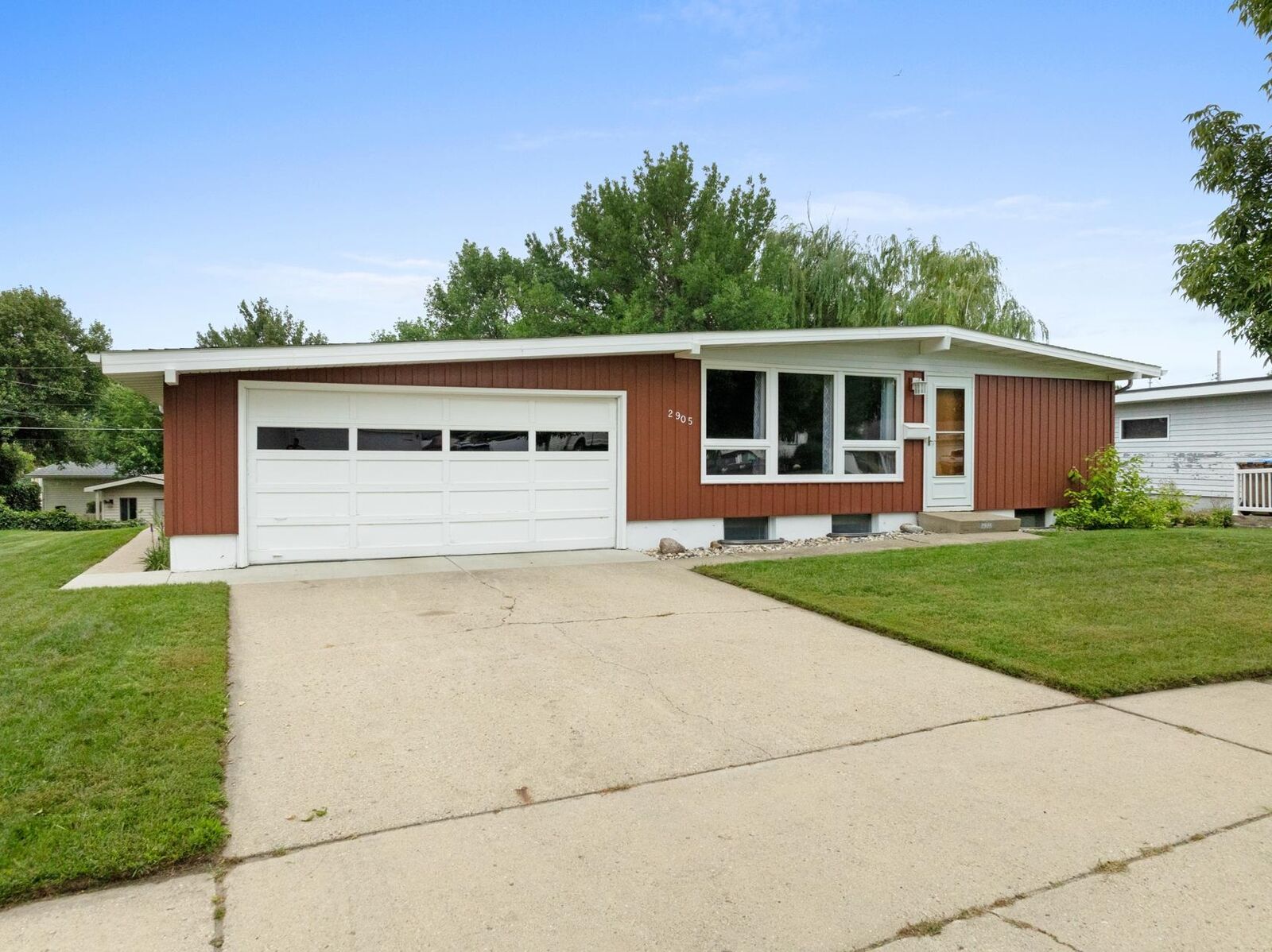 Property Photo:  2905 SW 1st Ave  ND 58701 