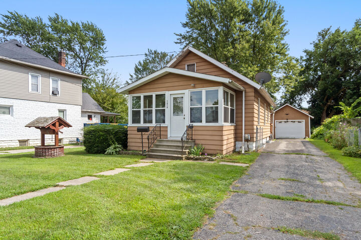Property Photo:  1513 Daniel Road  MI 49202 