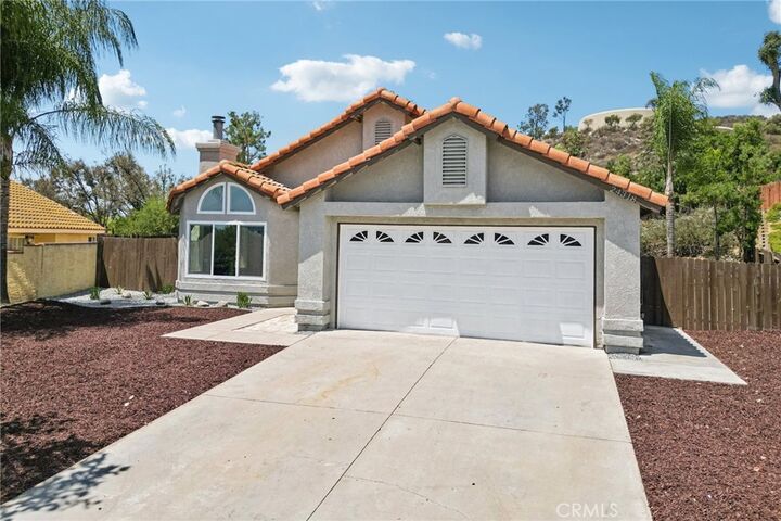 Property Photo:  24318 Via Las Junitas  CA 92562 