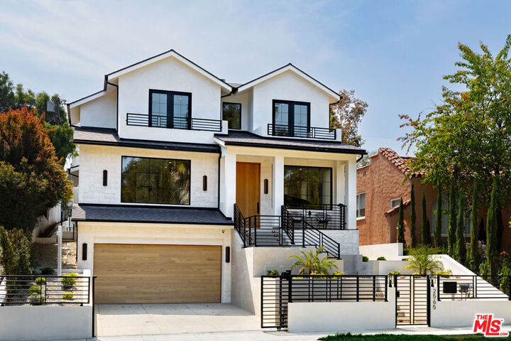 Property Photo:  2565 Patricia Avenue  CA 90064 