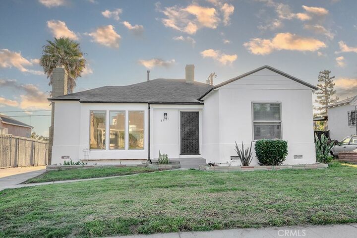 Property Photo:  9821 S 8th Avenue  CA 90305