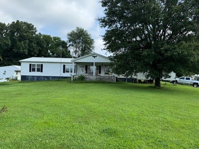 Property Photo: 9220 Epperson Springs Rd TN 37186