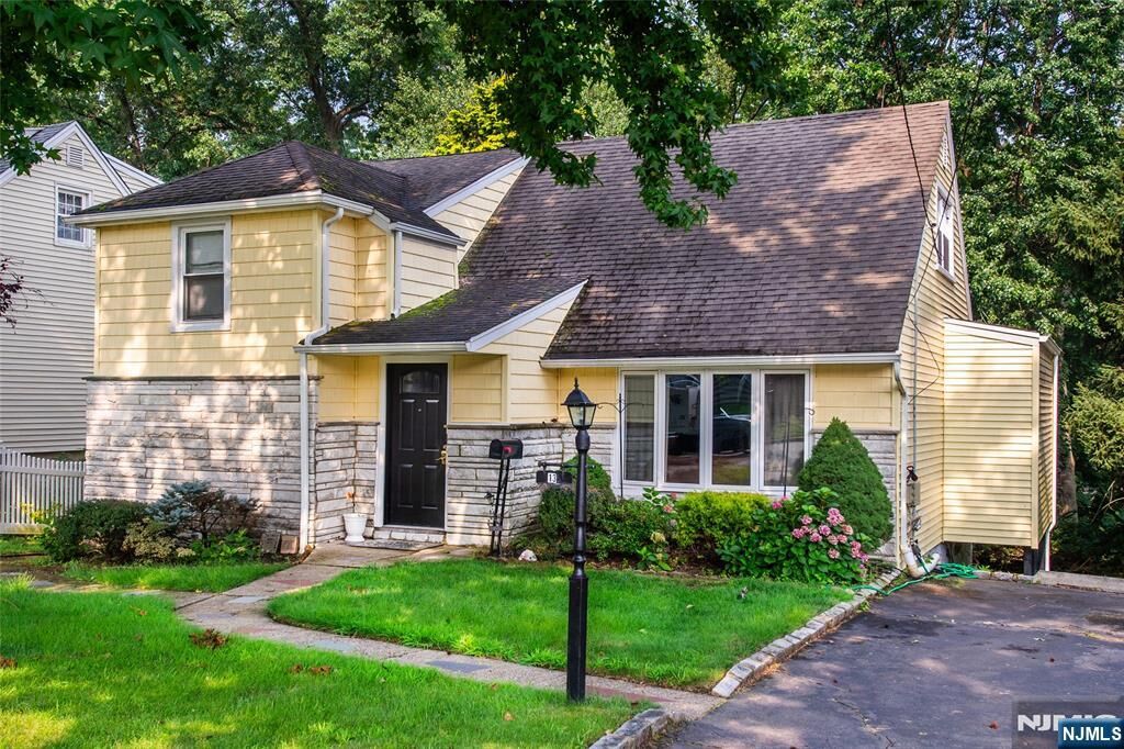 Property Photo: 13 Nelson Place NJ 07110