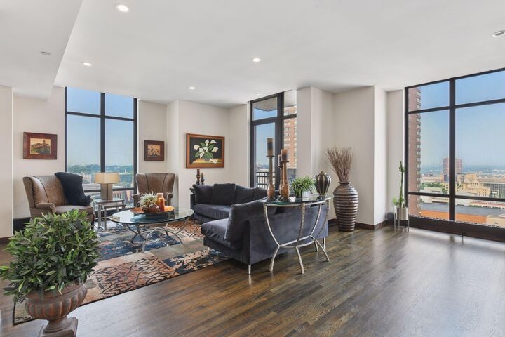 Property Photo:  201 S 11th Street 1400  MN 55403 