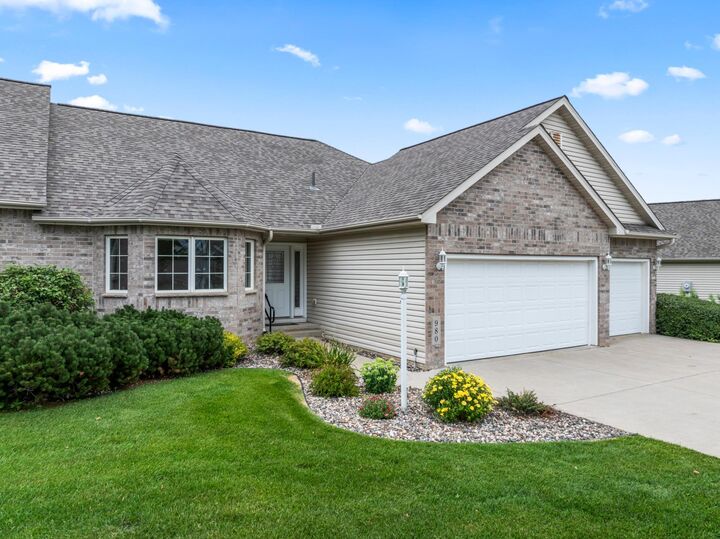 Property Photo:  980 Aurora Circle  MN 55066 