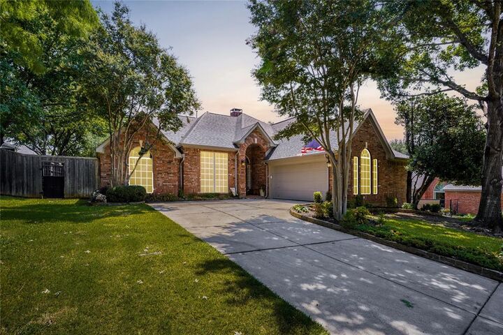 Property Photo: 1008 Inverness Court TX 75022
