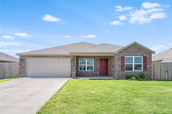Property Photo: 814 W Tanner Drive AR 72761