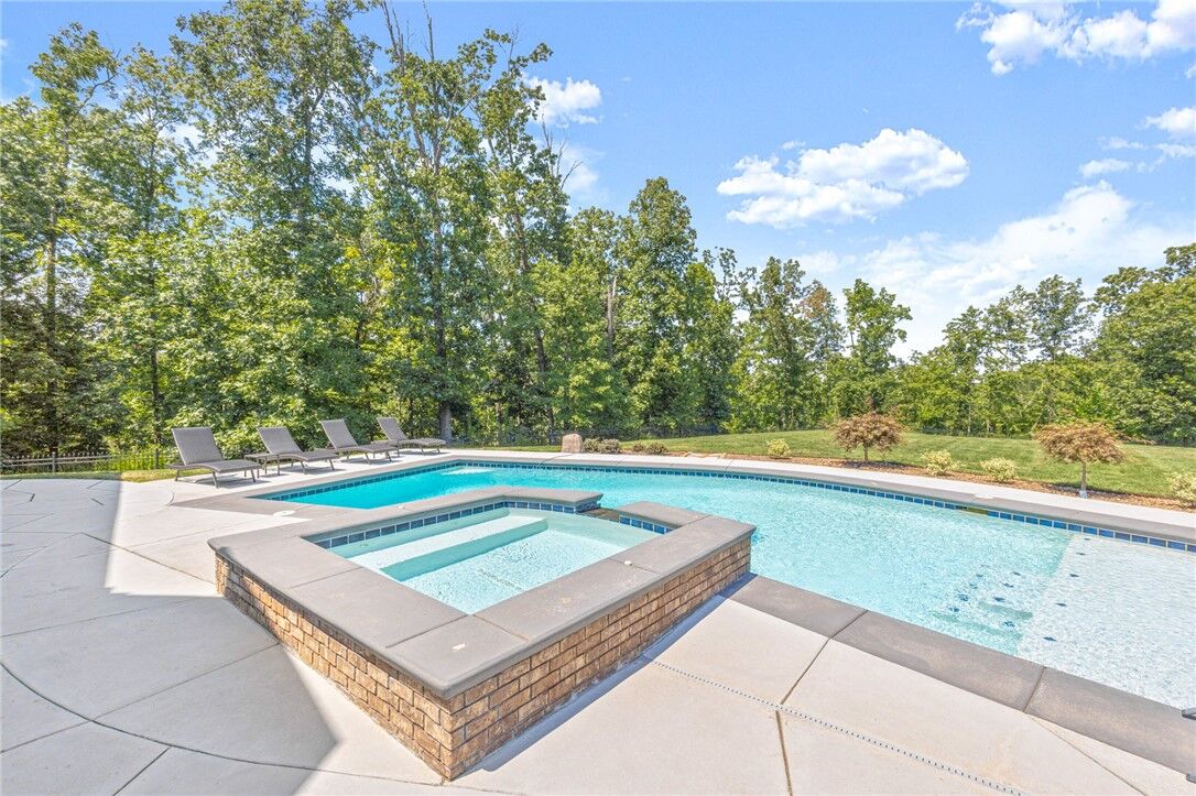 Property Photo: 3420 Post Oak Court AR 72719