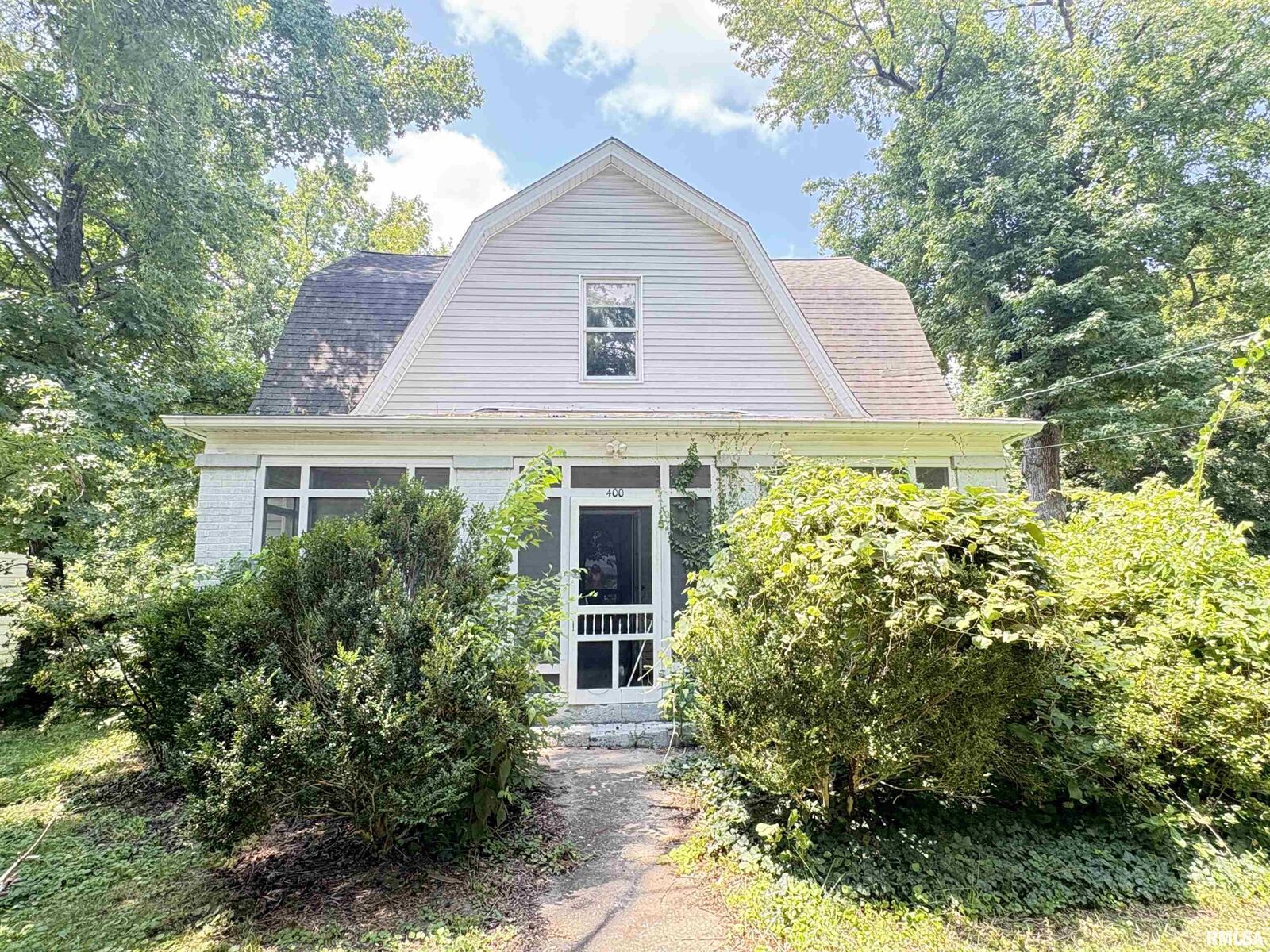 Property Photo: 400 S Oakland Avenue IL 62901