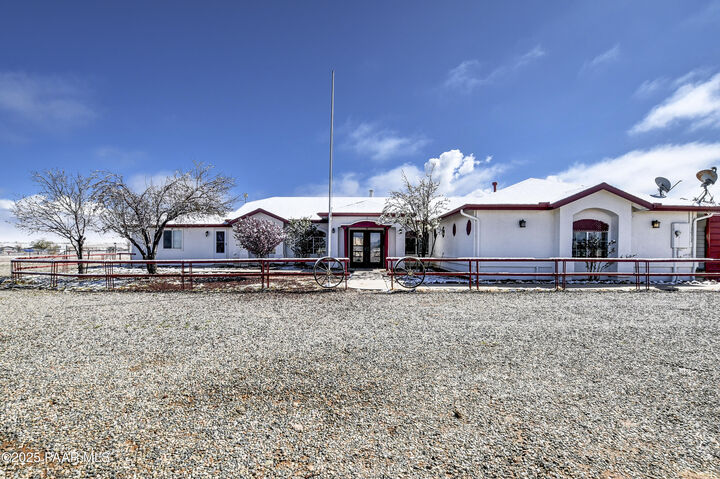 Property Photo: 9100 E Lonesome Valley Road AZ 86315