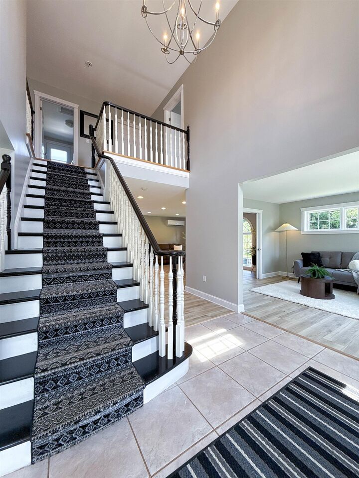 Photo de la propriété: 14 Royalty Road PE C1E 1T8