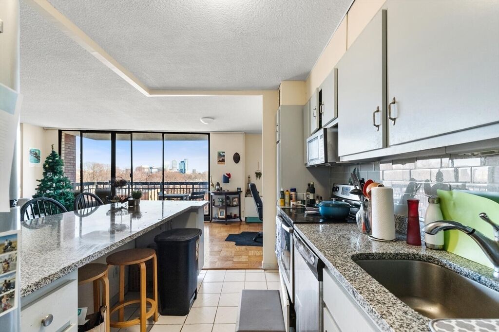 Property Photo:  50 Longwood Ave 712  MA 02446 