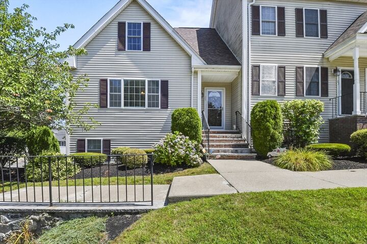 Property Photo:  25 Pierce Street 25  MA 01867 