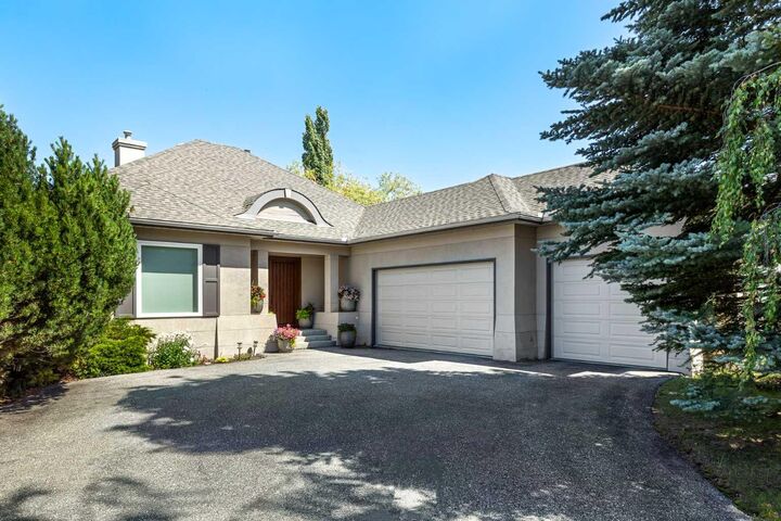 33 Ridge Pointe Drive  Heritage Pointe AB T1S 4H1 photo