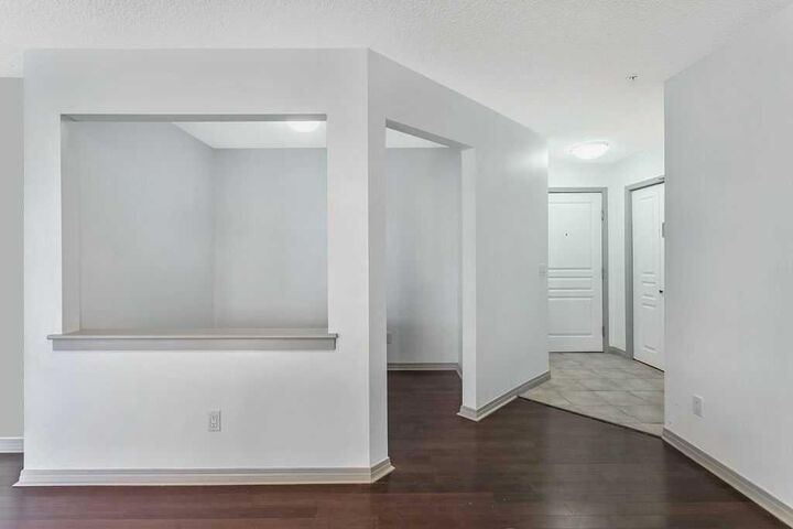 Property Photo:  5115 Richard Road SW 218  AB T3E 7M7 
