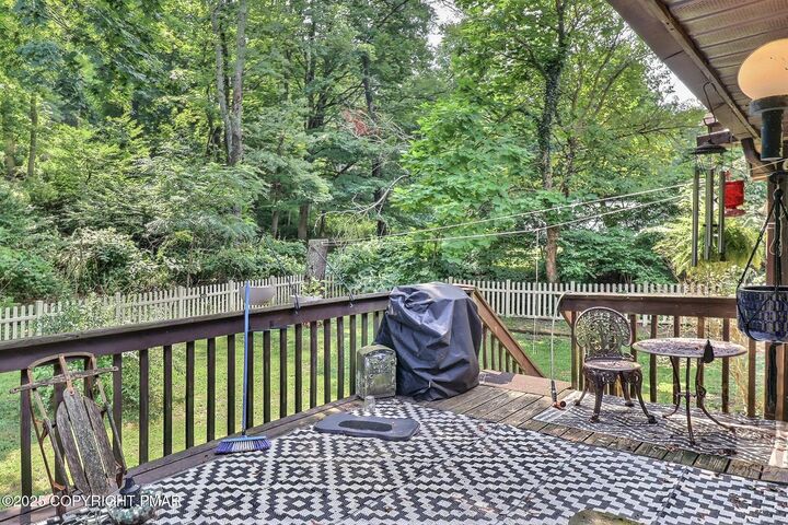 Property Photo:  20 Morningside Avenue  PA 18360 