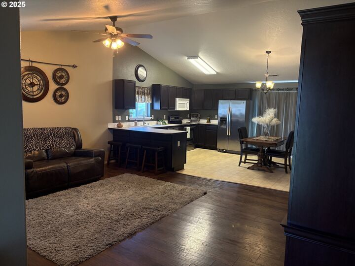 Property Photo: 3025 Blue Jay St OR 97882