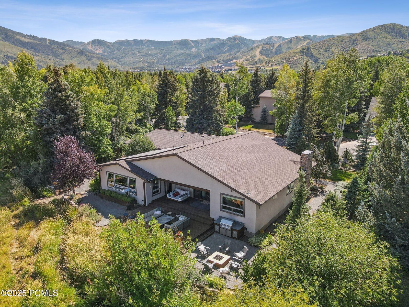 Property Photo: 4910 E Meadows Drive UT 84098
