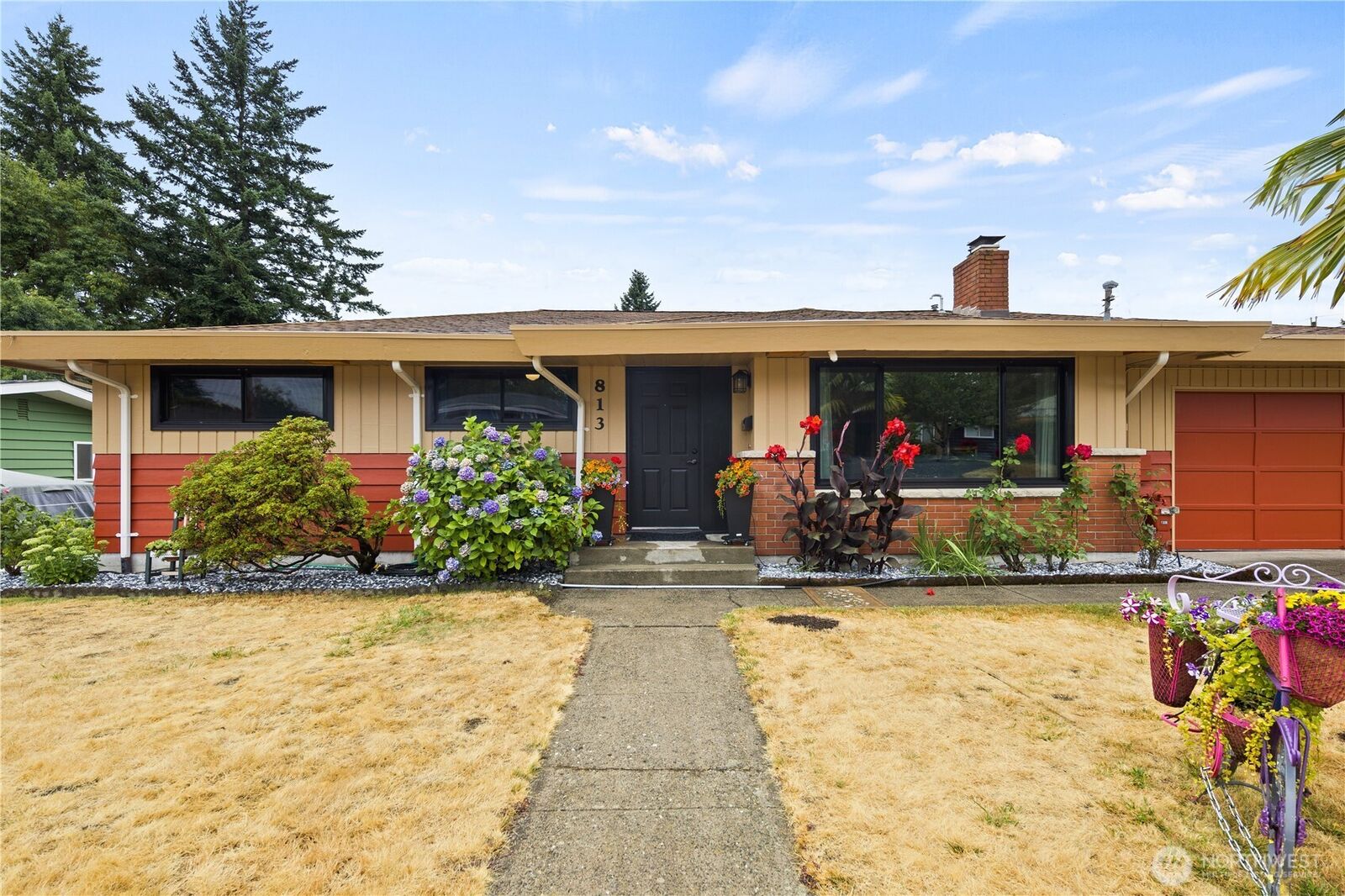 Property Photo:  813  Jefferson Avenue NE  WA 98056 