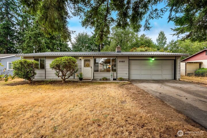 Property Photo: 3902 118th Place NE WA 98271