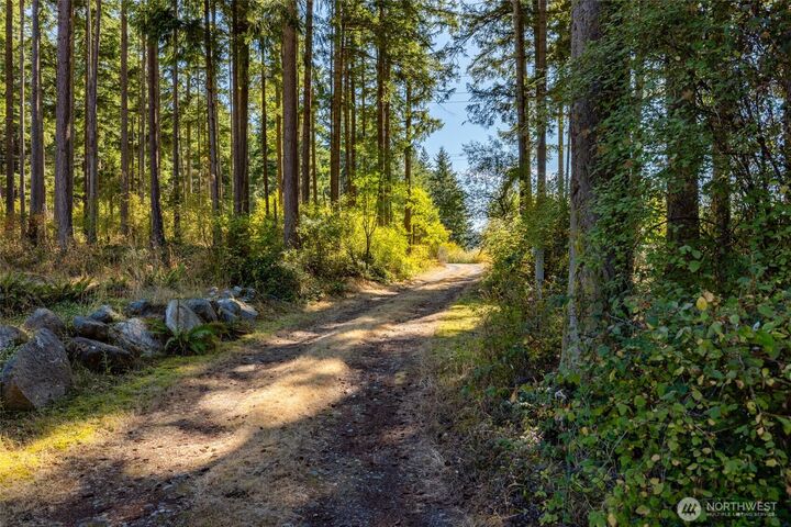 Property Photo:  3167  Hunt Road  WA 98277 