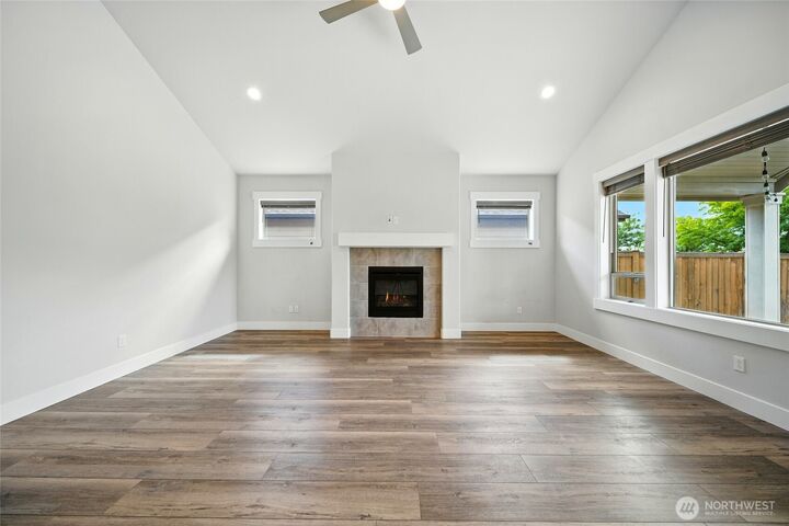 Property Photo: 286 Champagne Way WA 99362