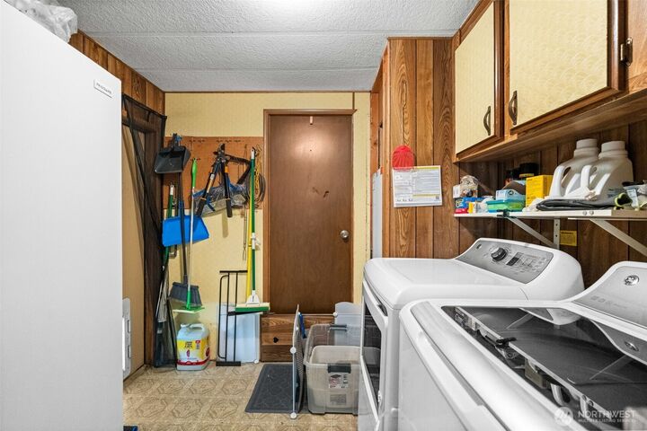 Property Photo: 1127 104th Street E WA 98445
