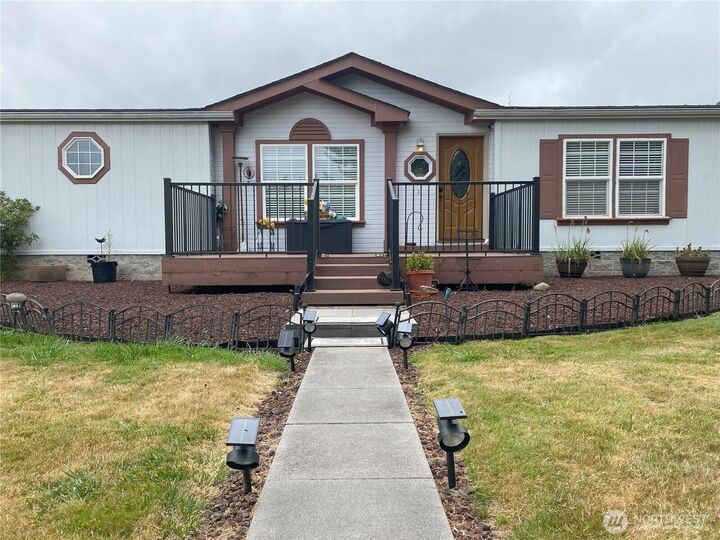 Property Photo: 234 SE E St WA 98331