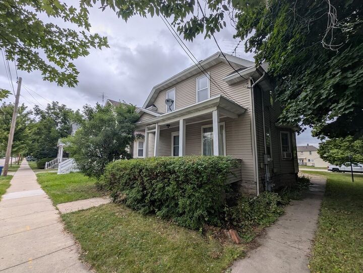 Property Photo: 1222 N Main Street WI 54901