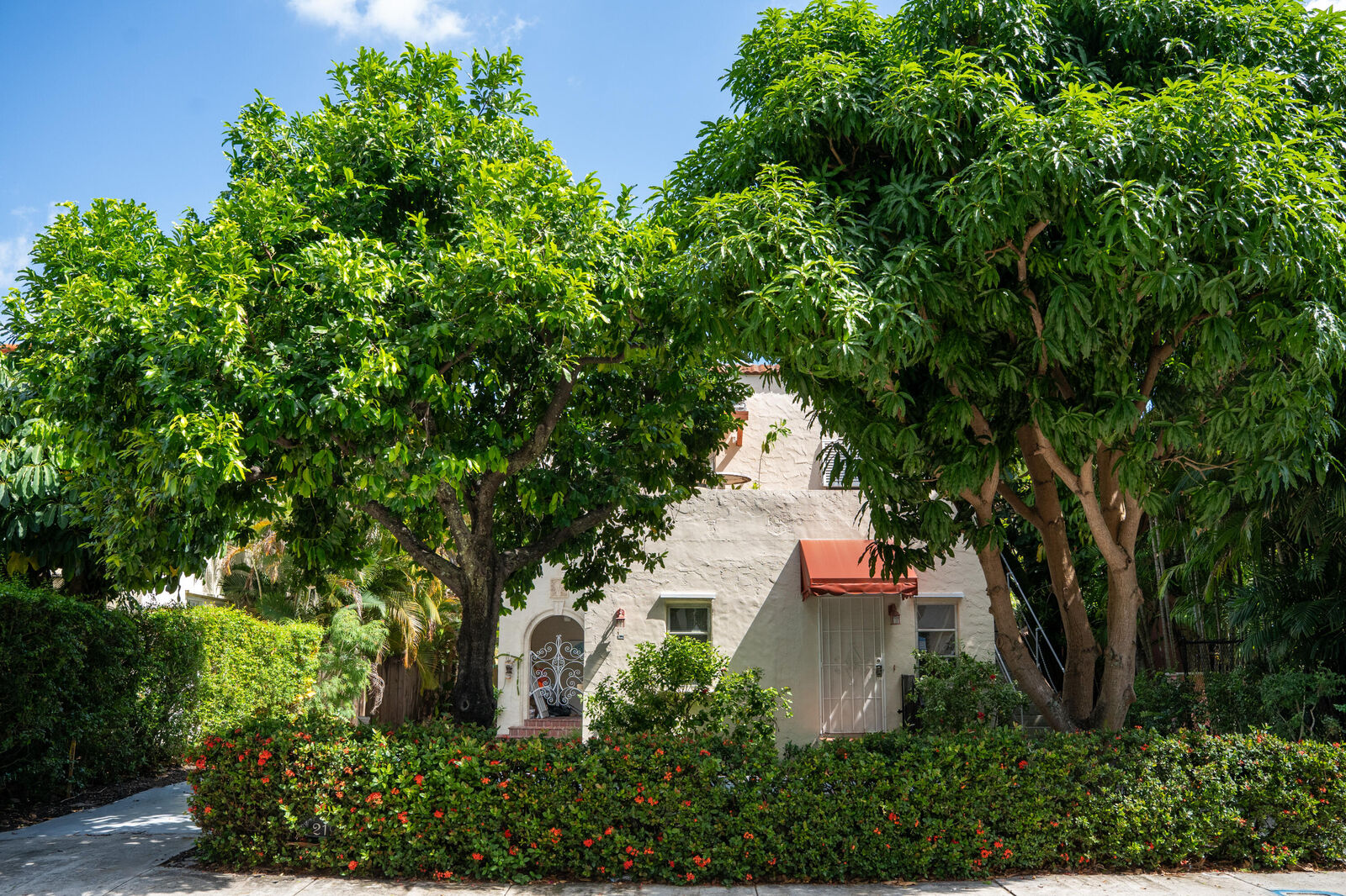 Property Photo:  219 Seminole Avenue  FL 33480 