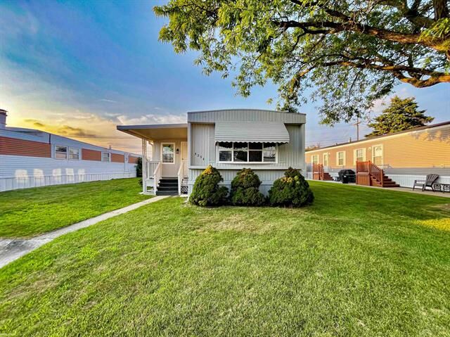 5294 Argyle Court  Sterling Heights MI 48310 photo