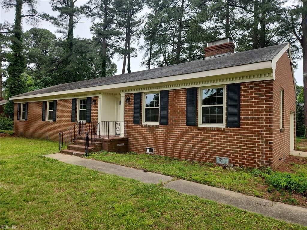 Property Photo: 3812 Cedar Ln VA 23703
