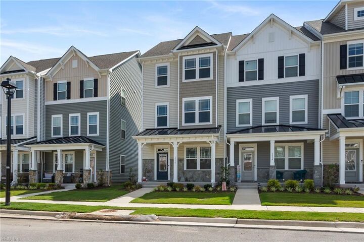 Property Photo:  1516 Stanford Ln  VA 23608 