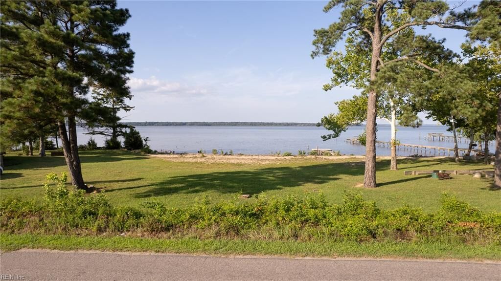 Property Photo:  933 Pleasant Point Rd  VA 23883 