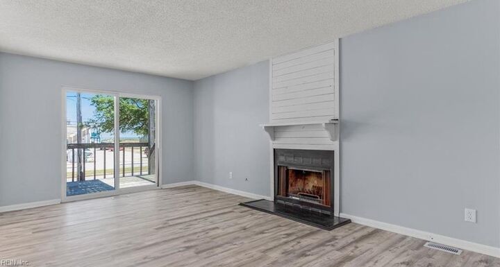 737 W Ocean View Ave A  Norfolk VA 23503 photo