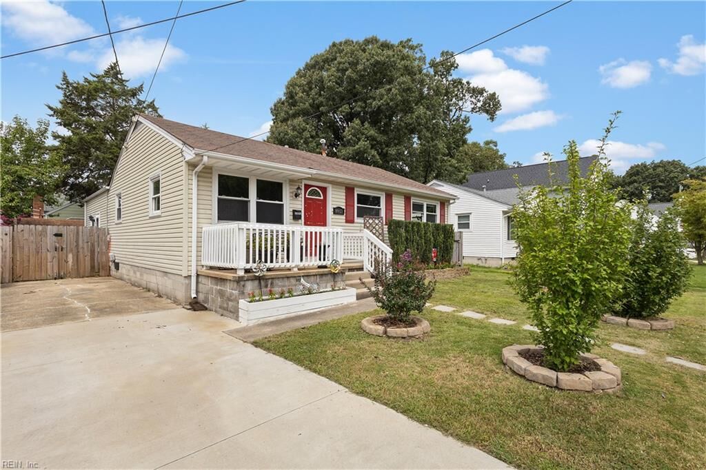 Property Photo: 8913 Hastings St VA 23503