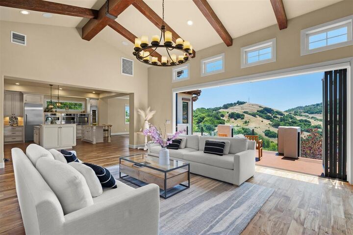 Property Photo:  21 Bigleaf Road  CA 94563