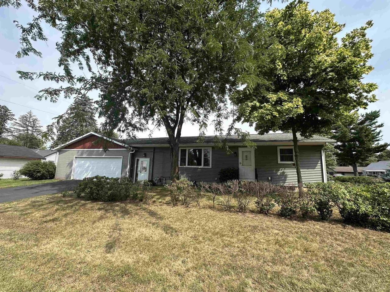 Property Photo: 505 Howard Street WI 53955