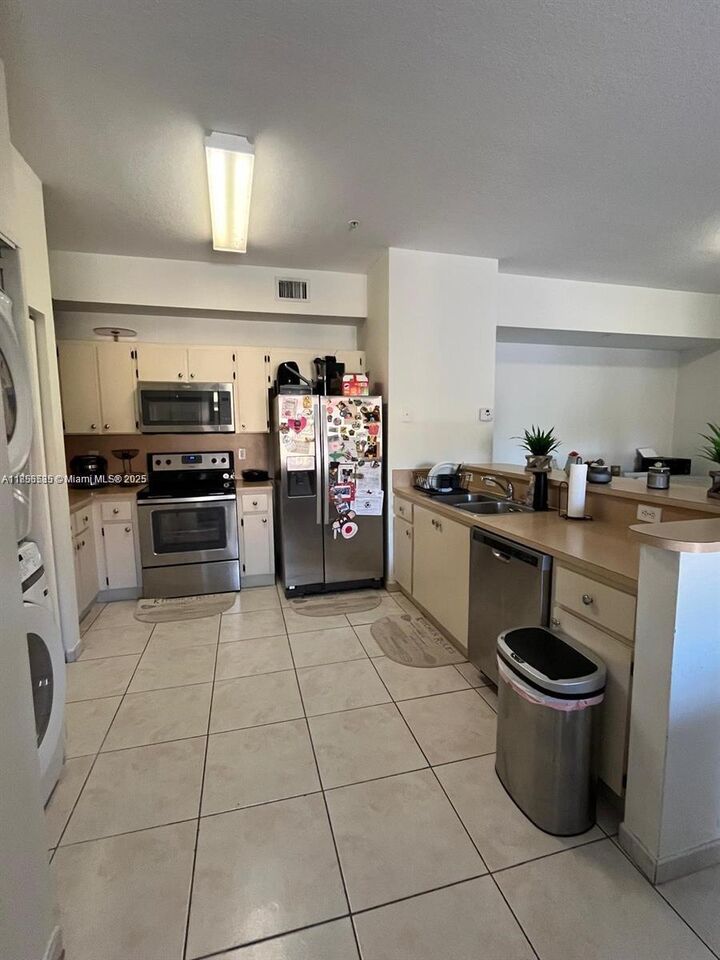Property Photo: 7270 NW 114th Ave 203-9 FL 33178
