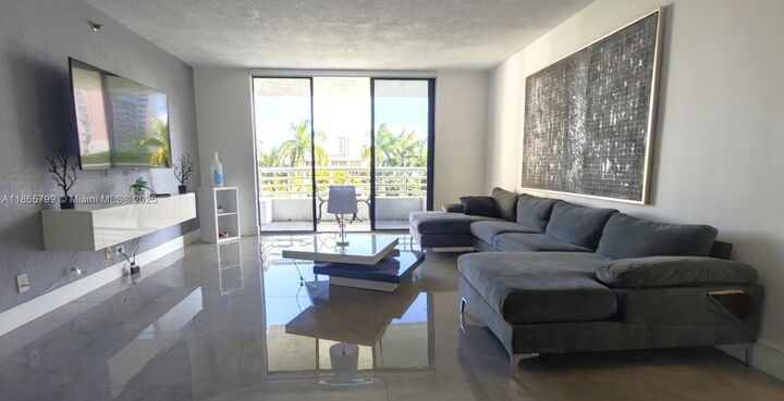 Property Photo:  3300 NE 192nd St 517  FL 33180 