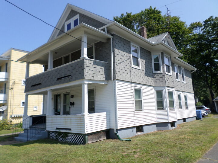 Property Photo:  33 Clinton Street  CT 06040 