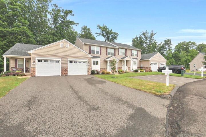 Property Photo:  26 Woodridge Drive 26  CT 06096 
