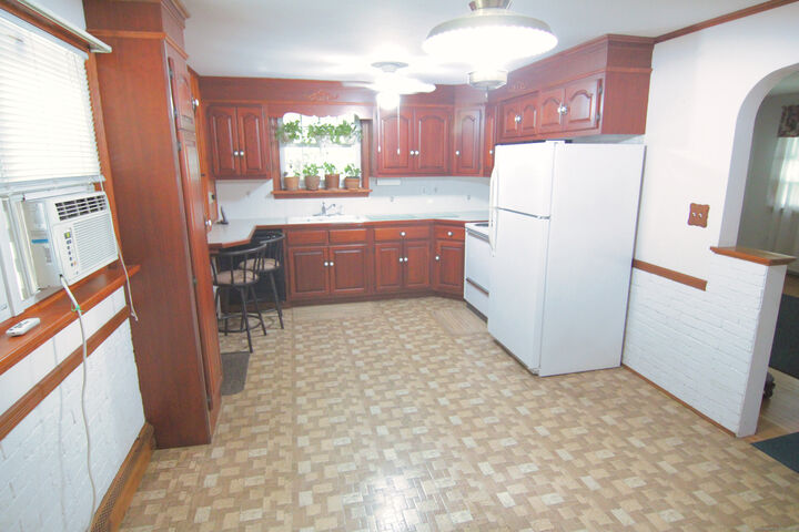 Property Photo: 253 Kneeland Road CT 06512