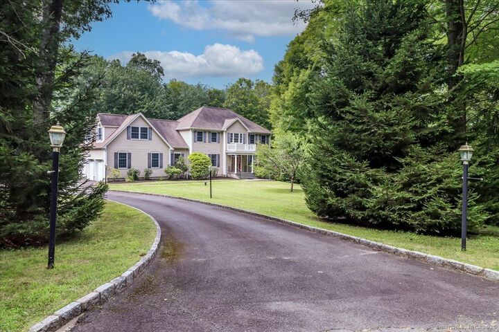 3 Saugatuck Ridge Road  Danbury CT 06810 photo