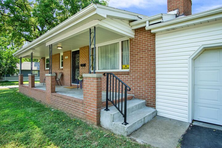 Property Photo:  1706 W Lynn Street  MO 65802 