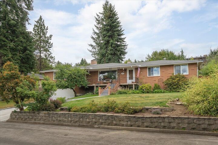 1523 W Ardmore Dr  Spokane WA 99218 photo