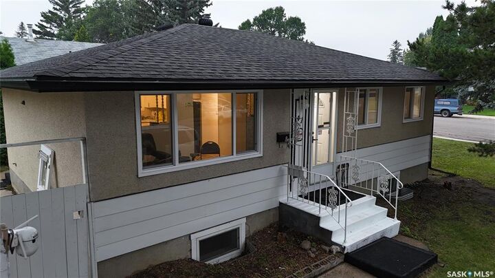 41 Cartier Crescent  Saskatoon SK S7L 4L8 photo
